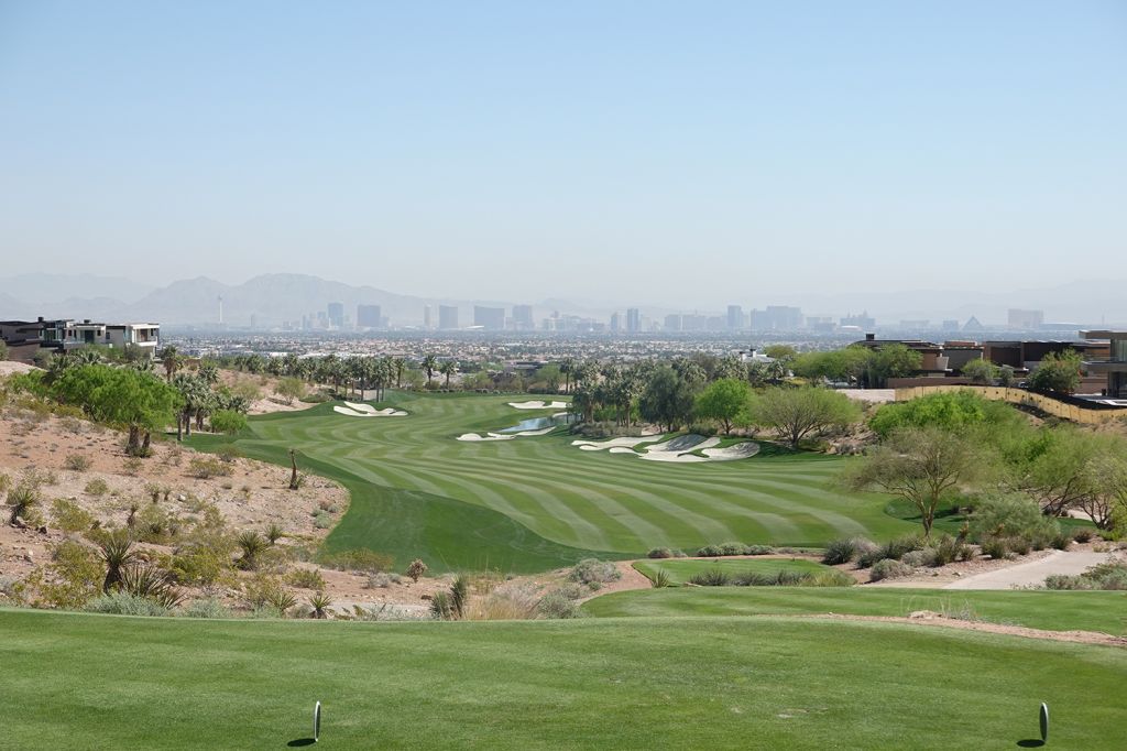 Summit Club, The